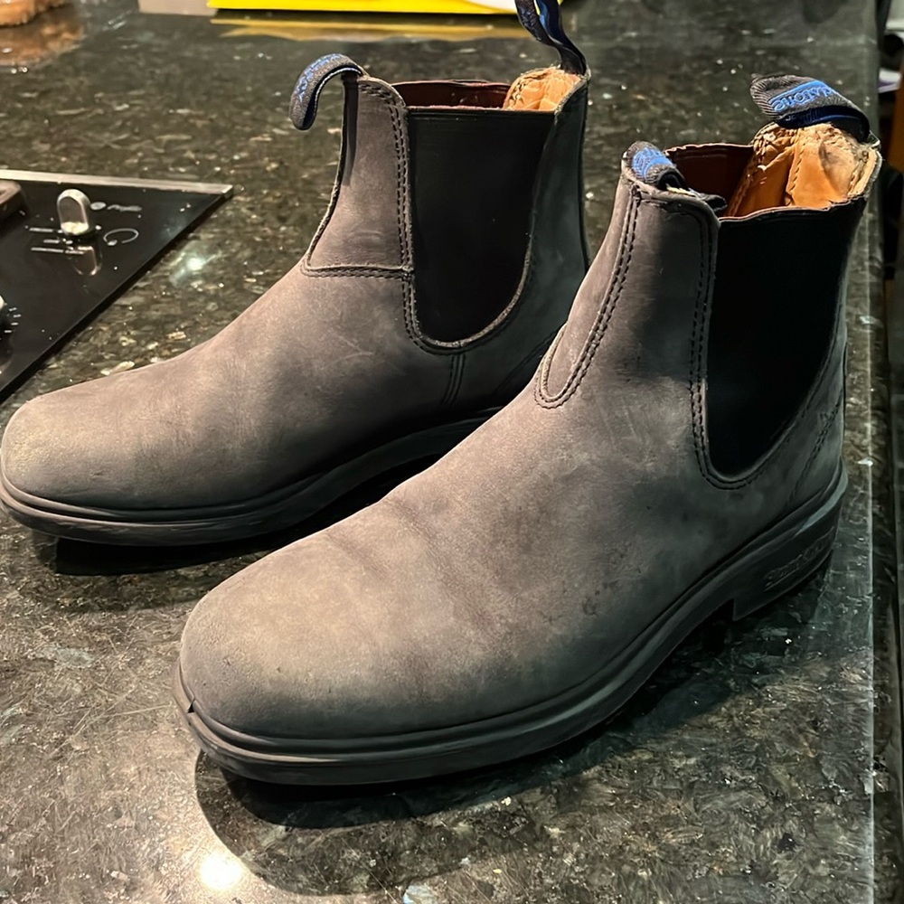WINTER BLUNDSTONES CHISEL TOE DISTRESSED BLACK